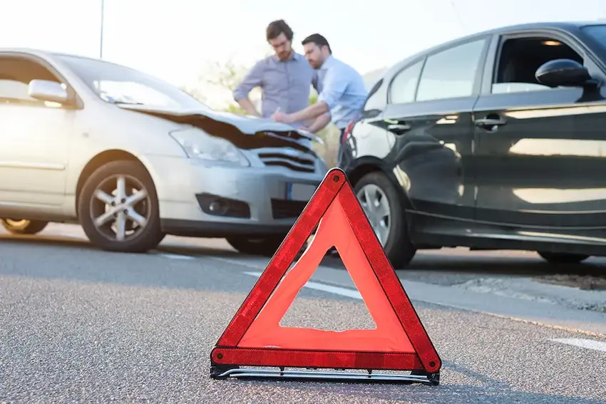 Perbandingan Asuransi Mobil untuk Mobil Kecil vs. Mobil Besar